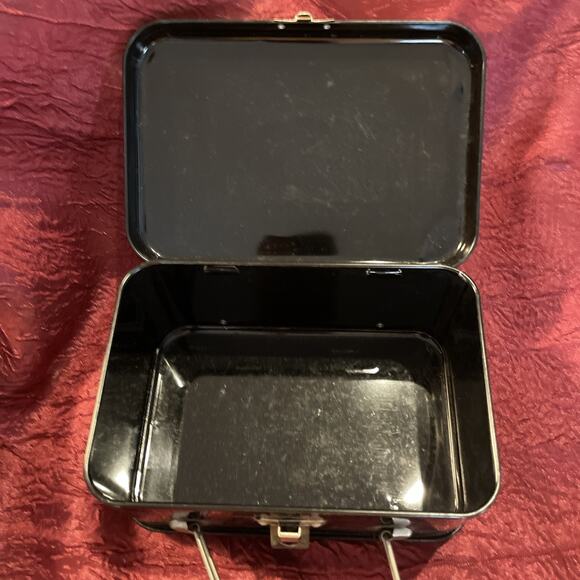 HOGWARTS Harry Potter Metal Tin Snack Box Carry Mini 6x3x4” - Picture 6 of 8